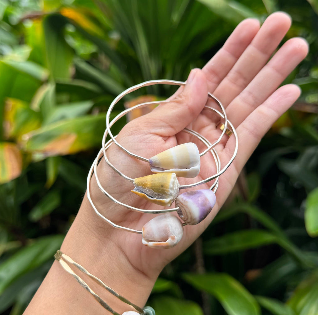 Silver Shell Bangles 03