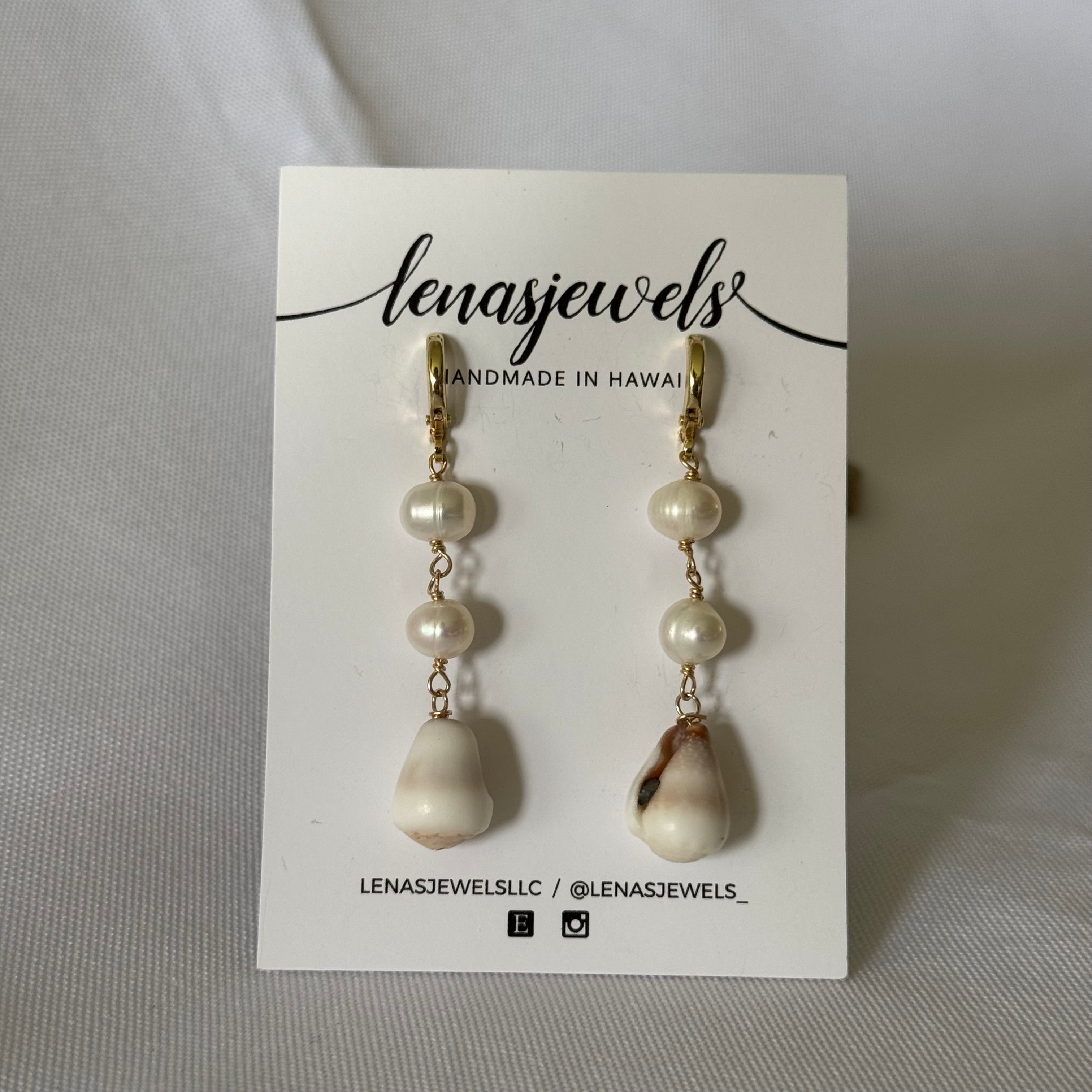 2 Pearl Shell Earrings