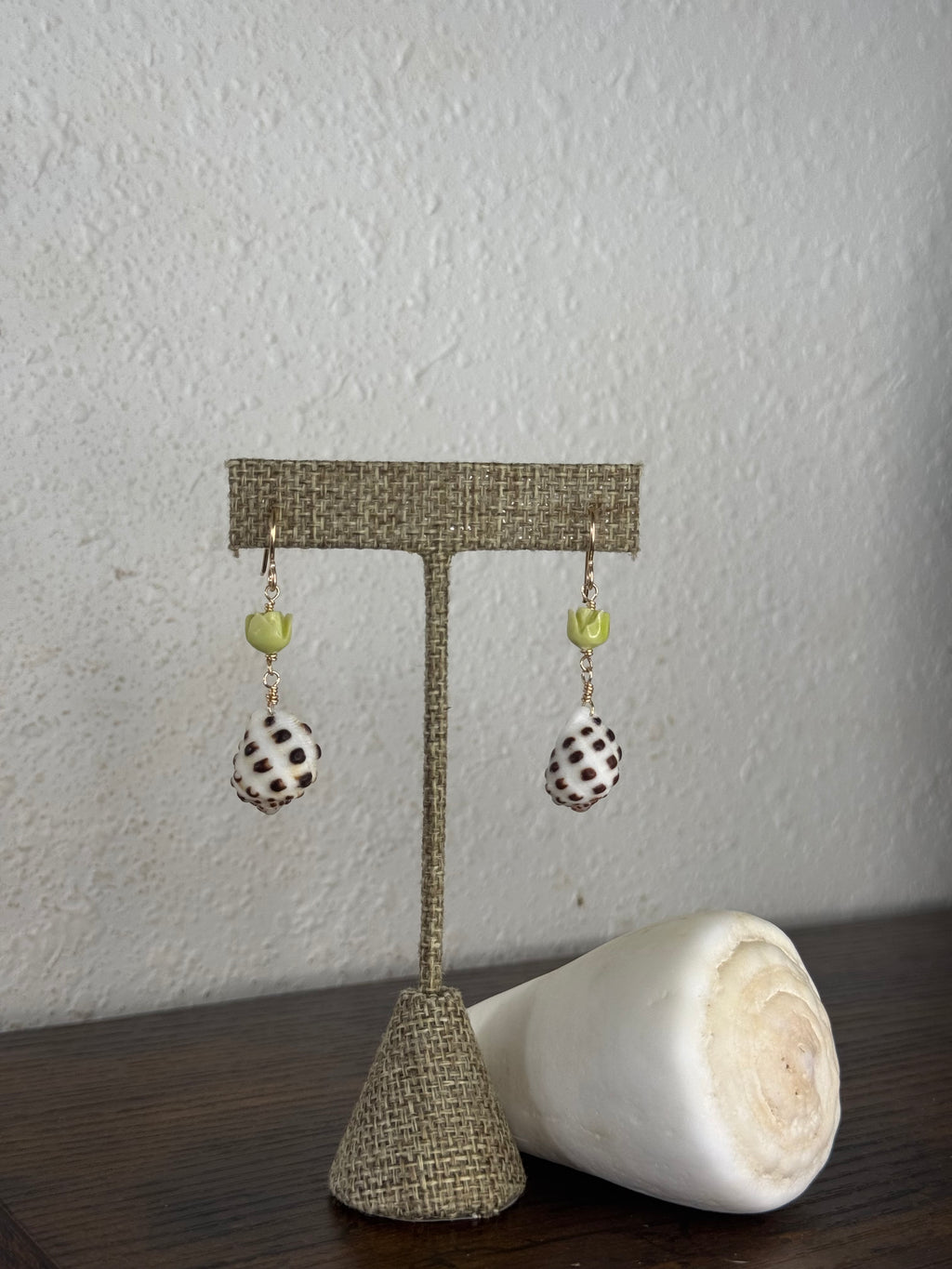 Drupe Shell & Pakalana Earrings