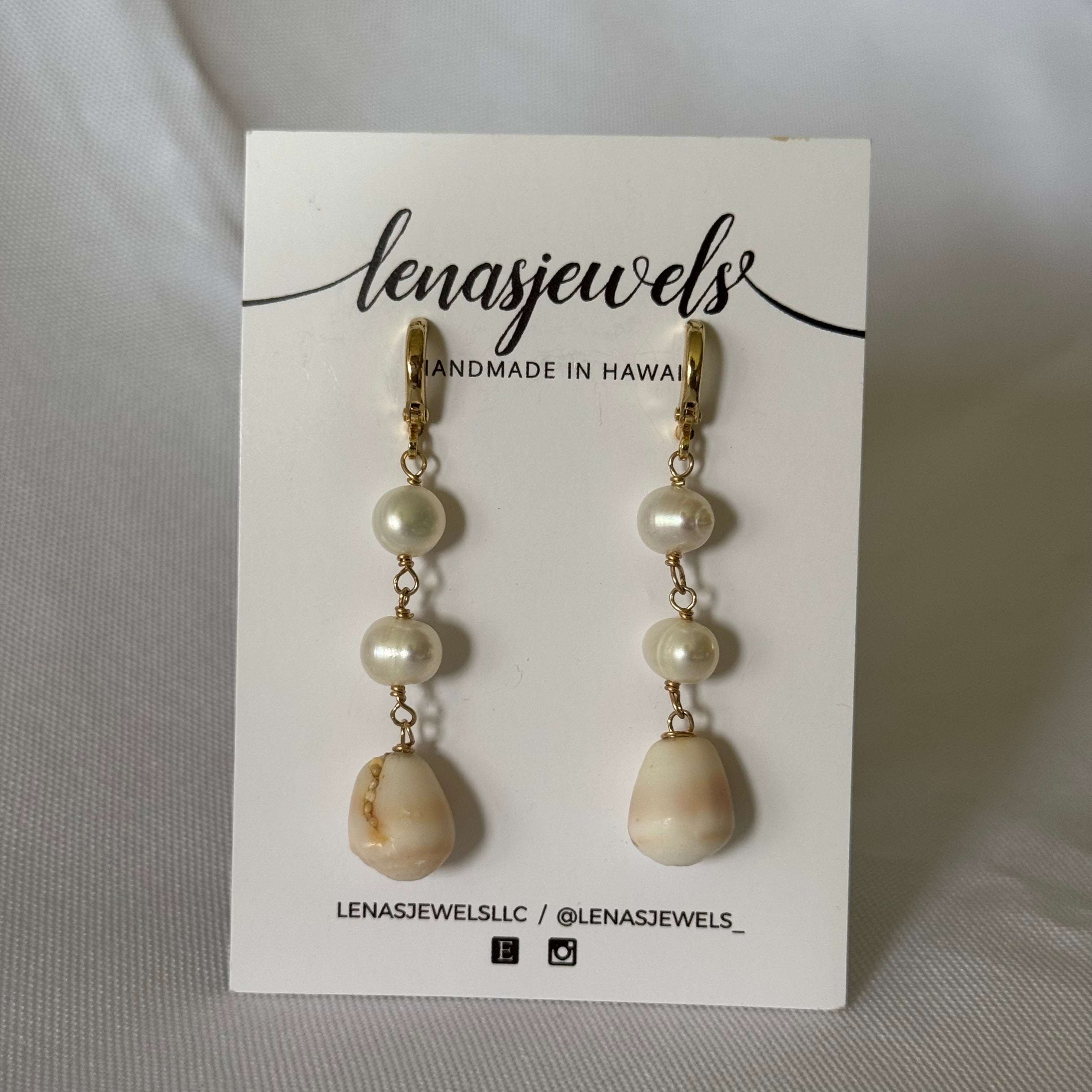 2 Pearl Shell Earrings