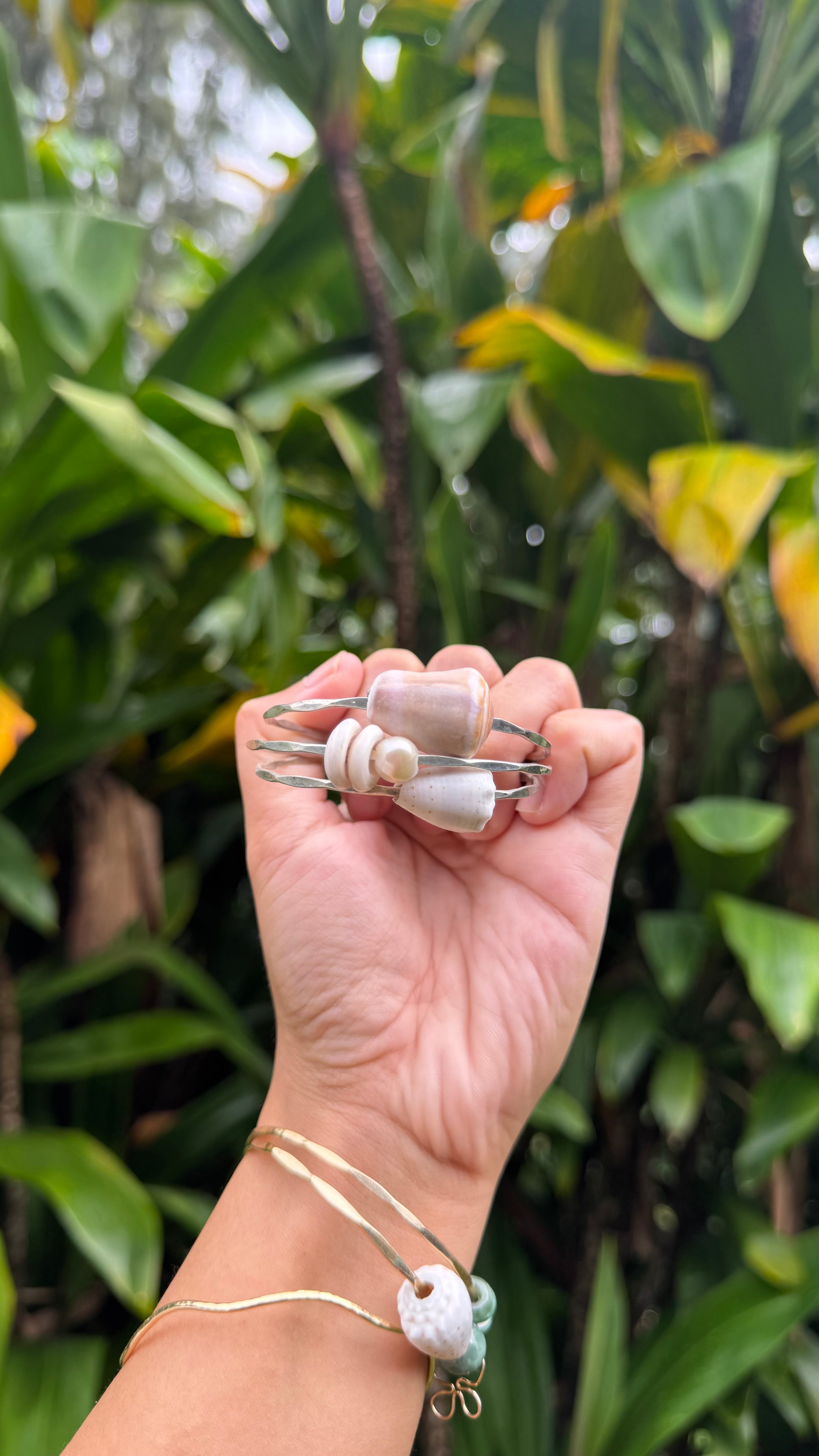 Silver Shell Bangles 02