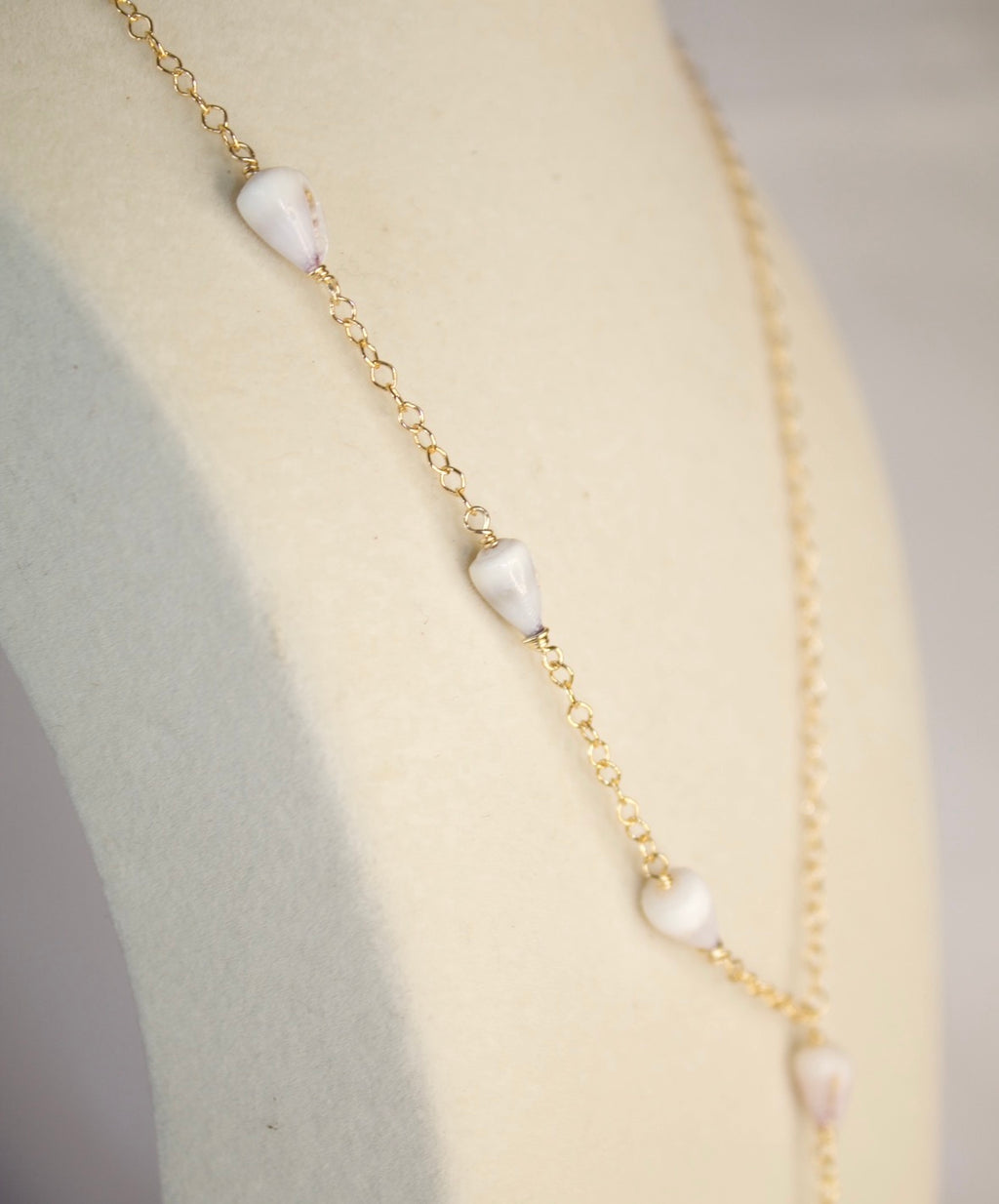 Dripped Shell Necklace