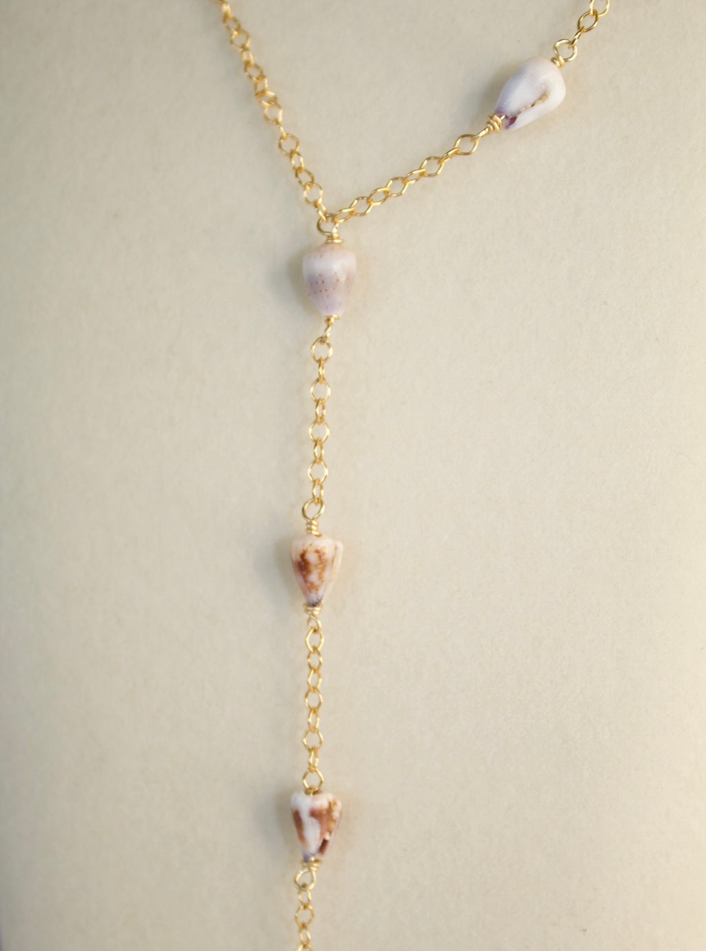 Dripped Shell Necklace