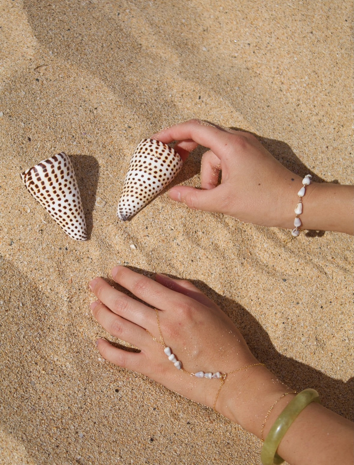 Handchain Tiny Shells